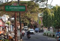 Kondisi Jl.Diponegoro jalan alternatif krematorium Kecamatan Junrejo Kota Batu, perlu perhatian khusus dari Pemkot Batu.