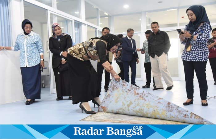 Wabup Sidoarjo melakukan Sidak ke RSUD Sibar, temukan kerusakan pada Lantai  IGD yang baru selesai dibangun (ist)