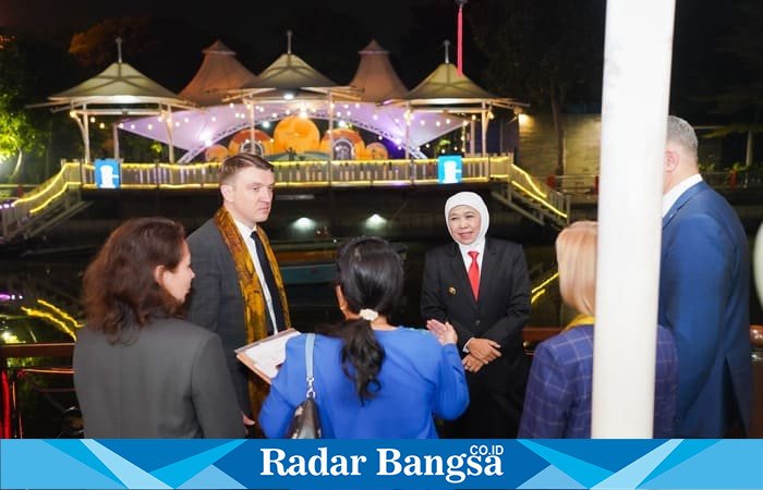 Gubernur Jawa Timur Khofifah Indar Parawansa bersama Delegasi Provinsi Tomsk Rusia saat pertemuan (hms)