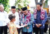 Mendikdasmen Abdul Mu’ti Meninjau Program Makan Bergizi Gratis di  Lamongan (IST)