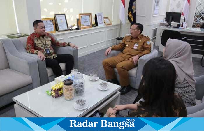 Audiensi antara Wali Kota Aminuddin dan jajaran BRI Probolinggo di ruang pertemuan Pemkot Probolinggo (ist)