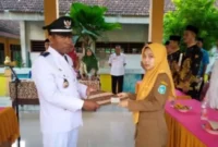 Pelantikan Rahadianti Ayu Lestari sebagai Kasi Pelayanan Desa Takeranklating dihadiri Forkopimcam Tikung (Dok Istimewa)