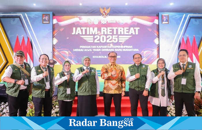 Khofifah dan Kepala BKN RI membahas penguatan talenta dan profesionalitas ASN Jawa Timur (hms)