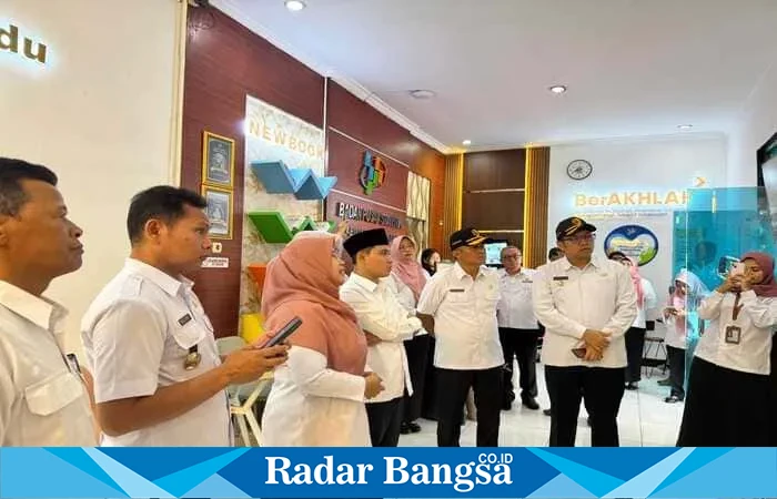 Bupati Mojokerto Muhammad Al Barraa meresmikan proyek strategis di Desa Mojopilang, Kecamatan Kemlagi, Rabu 7 Mei 2025. (ist)