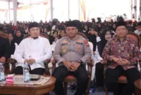 Kapolres Lamongan menghadiri pengukuhan hafidz dan hafidzah Gerakan Lamongan Menghafal Al-Qur’an 2025 di Alun-alun Kabupaten Lamongan.(Istimewa)