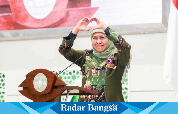 Gubernur Khofifah memberikan sambutan di acara Harlah Muslimat NU bersama guru TK Muslimat NU Kabupaten Malang (hms)