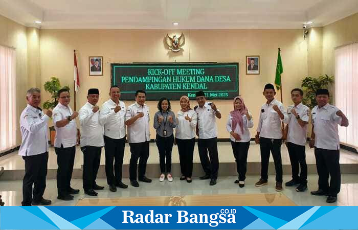 Poto bersama usai Meeting Paguyuban Kades Kendal bersama Kejari Kendal.(RadarBangsa.co.id).