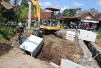Pemasangan gorong-gorong TMMD Reguler 124 Kodim 0732/Sleman di Kalurahan Pondokrejo (Dok Istimewa)