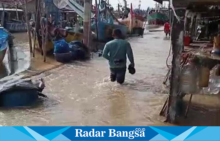 Kondisi Banjir Rob di Kelurahan Bandengan Kendal. (RadarBangsa.co.id).