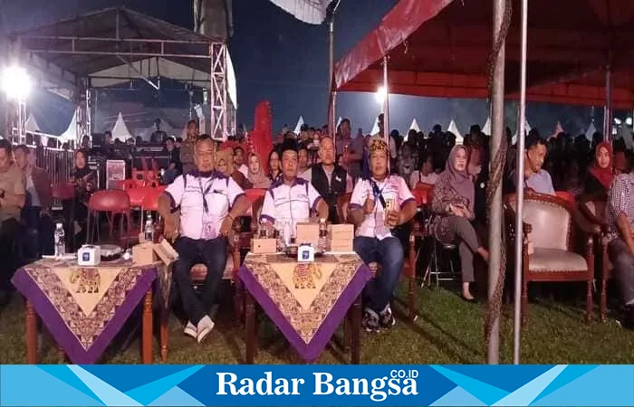Ribuan warga memadati Alun-Alun Pemkab Blitar menghadiri pelantikan pengurus SMSI Blitar Raya dan Expo UMKM (Dok SMSI Blitar)