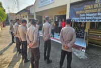 Kapolsek Tikung AKP Anang Purwo memimpin apel siaga peringatan May Day 2025 di Mapolsek Tikung.
