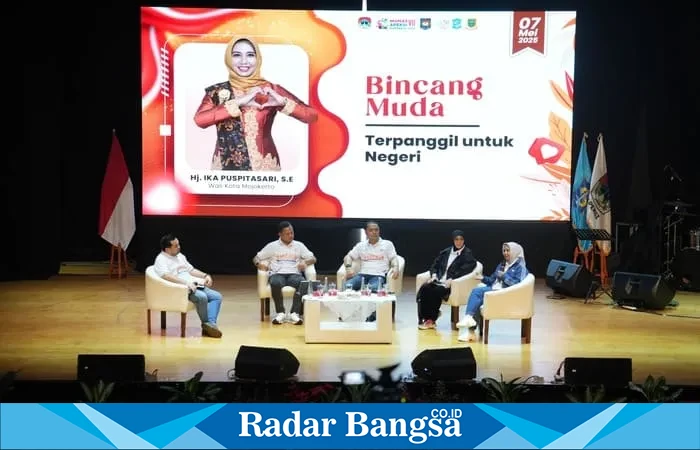 Wali Kota Mojokerto Ika Puspitasari berbicara dalam forum Youth City Changers APEKSI 2025 di Balai Pemuda Surabaya. (ist)
