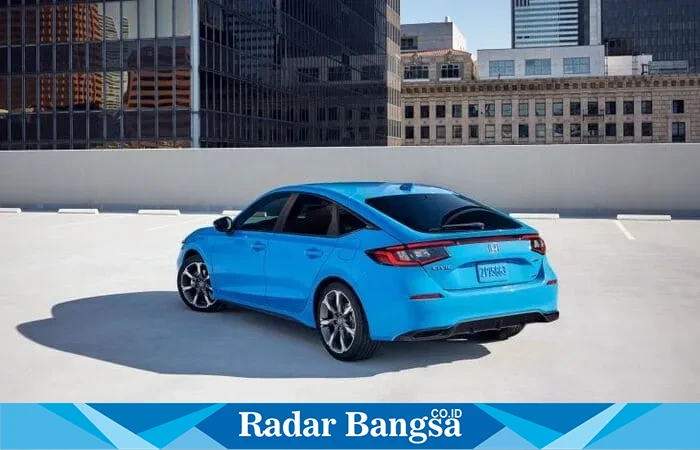 Foto tampak belakang Honda Civic e:HEV, model hybrid terbaru Honda yang sudah diperkenalkan di beberapa negara Asia Tenggara. (ANTARA/X/Honda)