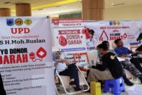 dr. Hj. Eka Nurhayati bersama jajaran RSUD Kota Mataram saat menghadiri aksi donor darah Merah Putih di Lombok Epicentrum Mall. | Dok Foto.Ho/RadarBangsa 