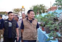Bupati Lamongan Yuhronur Efendi membuka Pameran Bonsai 2025 yang digelar PPBI Cabang Lamongan di Kawasan Gadjah Mada, Senin (30/6). | Dok foto Ho/RadarBangsa