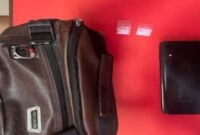 Barang bukti berupa dua klip sabu seberat 2,18 gram, satu tas, dua lembar tisu, dan satu unit handphone diamankan Satreskoba Polres Lamongan dari tangan tersangka.| Dok Foto / RadarBangsa