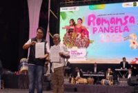 Kepala Dinas Pariwisata Kulon Progo saat penandatanganan kerja sama, Jumat malam (13/6/2025).| Dok Foto Ho/Paiman/Radarbangsa