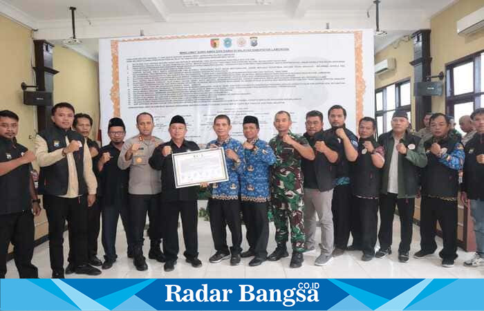 Kapolres Lamongan AKBP Agus Dwi Suryanto bersama Forkopimda dan pimpinan perguruan silat saat Rakor antisipasi kamtibmas 1 Suro di Gedung SKJ Polres Lamongan, Selasa (17/6/2025).  Dok Foto Ho/RadarBangsa 