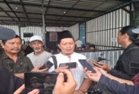 Kuasa hukum penggugat, Mambaul Ulum, menyampaikan keterangan kepada wartawan usai sidang lapangan | Dok Foto | RadarBangsa