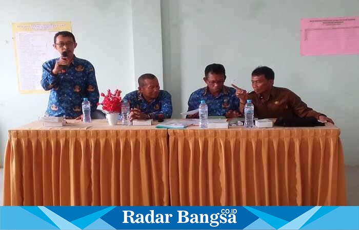 Suasana pemilihan Ketua Kelompok Kerja Kepala Sekolah (K3S) Kecamatan Menganti, Kabupaten Gresik, periode 2025–2029 yang berlangsung diikuti para kepala UPT SDN se-Kecamatan Menganti, Selasa (17/6/2025). | Dok Foto Ho /RadarBangsa 