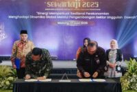 Sekda Kota Probolinggo, drg. Ninik Ira Wibawati menandatangani MoU bersama Kabupaten Pasuruan dan Kabupaten Blitar di Malang, Selasa (17/6). | RadarBangsa/ Ho Komf