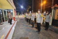 Kapolsek Tikung AKP Anang Purwo Widodo memimpin apel pengamanan dan memberikan himbauan kepada masyarakat menjelang tasyakuran malam 1 Muharam 1447 H di wilayah Kecamatan Tikung, Kamis (26/6/2026). | Dok Foto Ho/ RadarBangsa