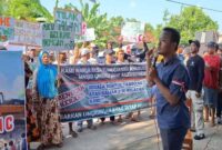 Kondisi Aksi di depan Kantor Desa Tunggulsari Brangsong.(RadarBangsa.co.id).