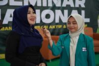 Ning Lia saat berdialog dengan warga dalam kunjungan ke pasar tradisional di Jawa Timur. Pendekatan “mudun ngisor” menjadi ciri khas politiknya yang membumi. (Foto Dok Ho/RadarBangsa)