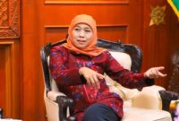 Gubernur Jatim Khofifah Indar Parawansa saat menerima kunjungan Kepala Bulog Kanwil Jatim di Gedung Negara Grahadi, membahas sinergi penyaluran bahan pokok ke Koperasi Merah Putih. | Foto Dok Adpim/Ho RadarBangsa