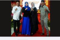 Senator DPD RI Lia Istifhama tampak tanpa alas kaki usai menghadiri kegiatan bersama konstituen. Ia mengaku melepas sepatu karena kelelahan dan lebih memilih kenyamanan. (Dok foto Pribadi)