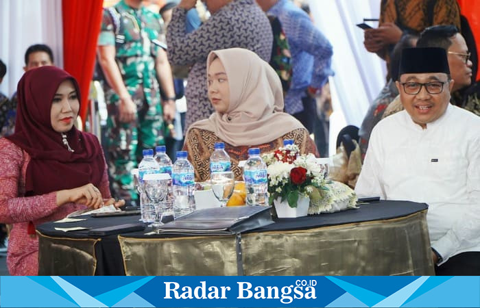 (Kiri) Senator DPD RI asal Jawa Timur, Lia Istifhama, saat menyampaikan sikap tegasnya terhadap maraknya praktik oplosan beras yang dinilai merugikan rakyat kecil. | Foto Dok Pribadi/Ho RadarBangsa