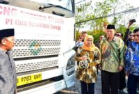 Gubernur Jawa Timur Khofifah Indar Parawansa meresmikan pengoperasian CNG Station Gresik milik PT Citra Nusantara Energi di Kawasan Industri Maspion Manyar, Gresik, Senin (28/7/2025). (Foto Dok Ho/RadarBangsa)