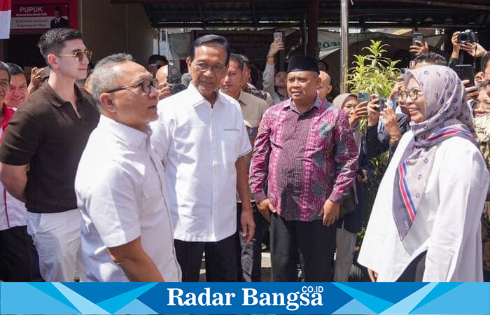 Menteri Koordinator Bidang Pangan RI Zulkifli Hasan didampingi Gubernur DIY dan Bupati Sleman saat meninjau langsung Koperasi Desa Merah Putih (KDMP) Sinduadi, Sleman, Sabtu (19/7/2025). | Foto: dok. Ho/Radarbangsa.co.id