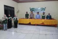 Bhabinkamtibmas Desa Guminingrejo Aipda Yateno, SE menghadiri kegiatan pembukaan KKN UNISLA 2025 di Balai Desa Guminingrejo, Kecamatan Tikung, Lamongan. | Foto Dok Ho/RadarBangsa