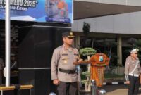 Kapolres Lamongan AKBP Agus Dwi Suryanto menyampaikan amanat saat memimpin Apel Gelar Pasukan Operasi Patuh Semeru 2025. |Foto Dok Ho/ RadarBangsa