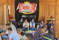 Kapolsek Tikung AKP Anang Purwo Widodo, SH bersama anggota dan Bhayangkari Ranting Tikung menggelar tasyakuran dalam rangka Hari Bhayangkara ke-79 di Mapolsek Tikung, Minggu (20/7/2025). Acara berlangsung hangat dengan nuansa kekeluargaan dan doa bersama untuk Polri yang semakin presisi dan humanis. (Foto: Humas Polsek Tikung/RadarBangsa)
