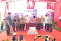 Direktur RSUD H. Moh. Ruslan, dr. Hj. Eka Nurhayati, Sp.OG, saat meresmikan Unit Mother and Child serta peluncuran layanan bayi tabung perdana di NTB, Jumat (8/8/2025). (Foto Dok Ho/RadarBangsa)