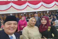 Anggota DPD RI asal Jawa Timur, Dr. Lia Istifhama (paling kanan), berpose bersama sejumlah anggota dewan usai menghadiri sidang di gedung parlemen, Jakarta (Foto Dok Ho/RadarBangsa.co.id)