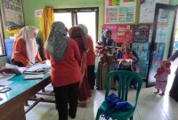 Suasana imunisasi campak serentak di salah satu puskesmas di Bangkalan, Rabu (27/8/2025).(Foto Dok Ho/RadarBangsa.co.id)