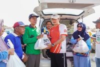 Bupati Lamongan Yuhronur Efendi meninjau stand Gerakan Pangan Murah di Kawasan Gadjah Mada, Sabtu (30/8/2025) (Foto Dok Ho/RadarBangsa.co.id)