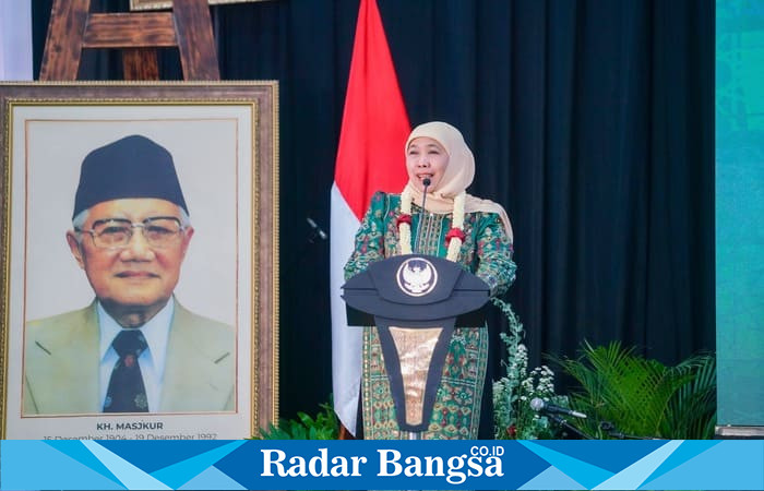 Gubernur Jawa Timur Khofifah Indar Parawansa memberikan sambutan pada peresmian Tahun Ajaran Baru 2025/2026 di Yayasan Pendidikan Al-Ma’arif Singosari, Malang, Sabtu (9/8/2025). (Foto Dok Ho/RadarBangsa)
