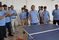 Peserta lomba tenis meja dari perwakilan kelurahan se-Kecamatan Pedurungan mengikuti pertandingan dalam rangka peringatan HUT ke-80 RI yang digelar Forum LPMK Pedurungan, Sabtu (30/8/2025). (Dok Foto RadarBangsa.co.id/Bandi)
