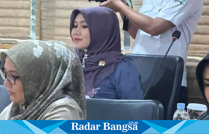 Senator DPD RI asal Jawa Timur, Lia Istifhama, (Berjikbab ungu) (Foto Dok Ho/RadarBangsa.co.id)