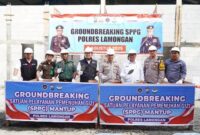 Bupati Lamongan Yuhronur Efendi bersama Forkopimda dan jajaran Polres Lamongan saat prosesi groundbreaking pembangunan Satuan Pelayanan Pemenuhan Gizi (SPPG) di Kecamatan Mantup, Rabu (6/8/2025).  (Foto Dok Ho/RadarBangsa)