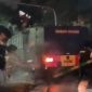 Situasi ricuh mewarnai demonstrasi di depan Gedung DPR RI, Jakarta. Massa terlibat bentrokan dengan aparat keamanan saat aksi berlangsung, Kamis (28/8/2025) malam. (Dok Foto ScrenshoT WAG)
