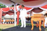 Wali Kota Probolinggo dr. H. Aminuddin memimpin upacara peringatan HUT ke-80 Republik Indonesia di Stadion Bayuangga, Minggu (17/8). (Foto Dok Ho/RadarBangsa.co.id)