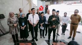 Menteri Sosial Saifullah Yusuf (Gus Ipul) bersama sejumlah pejabat menghadiri Rapat Pleno Perdana Komite Percepatan Transformasi Digital Pemerintah di Jakarta, Selasa (26/8/2025). (Foto Dok Ho/RadarBangsa.co.id)