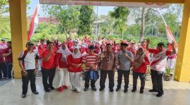 Suasana penuh kebersamaan dalam lomba Agustusan pada gelaran Semarak Merdeka Diskominfo Bangkalan, Kamis (28/8/2025). (Foto Dok Diskominfo)