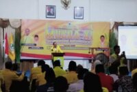 Ketua DPD Partai Golkar Lamongan terpilih, Ujik Silvian Efendi yang juga adik Bupati Lamongan menyampaikan sambutan perdananya usai Musda XI, Kamis (7/8/2025) (Foto Dok HO/RadarBangsa)