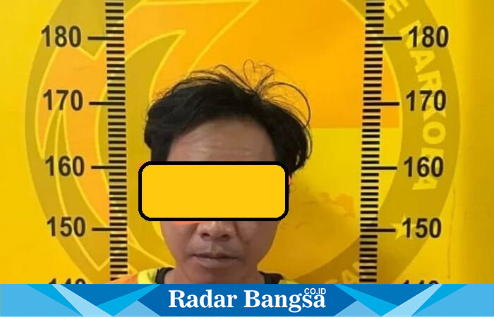 IM (36), pria asal Surabaya yang ditangkap Satresnarkoba Polres Lamongan saat hendak melakukan transaksi sabu di Terminal Bus Lamongan, kini resmi ditahan untuk proses hukum lebih lanjut. (Foto : Istimewa)
